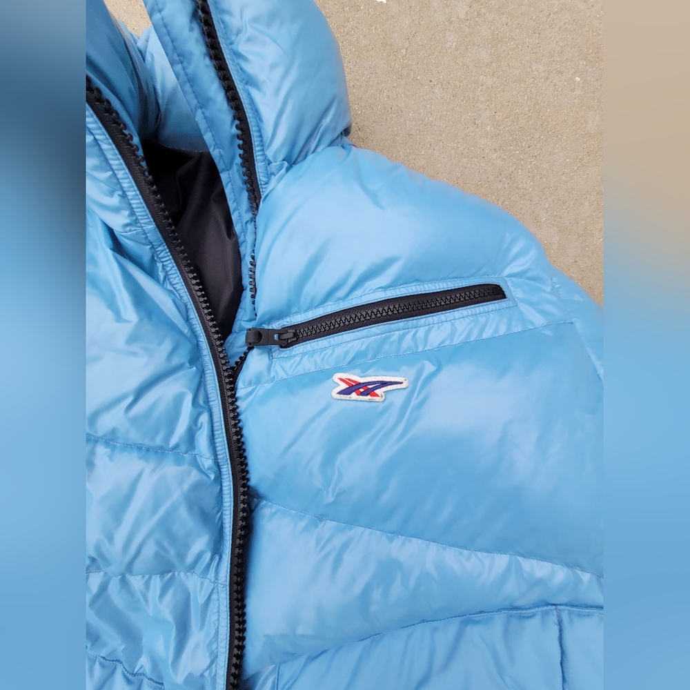SAMPLE Asics ONITSUKA TIGER DOWN JACKET Light Blue Puffer Jacket with Purple - Picture 3 of 9